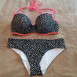 NWOT Victoria’s Secret bikini